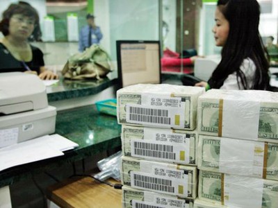 Đại gia ngoại nào nắm 49% vốn ngân hàng Việt?